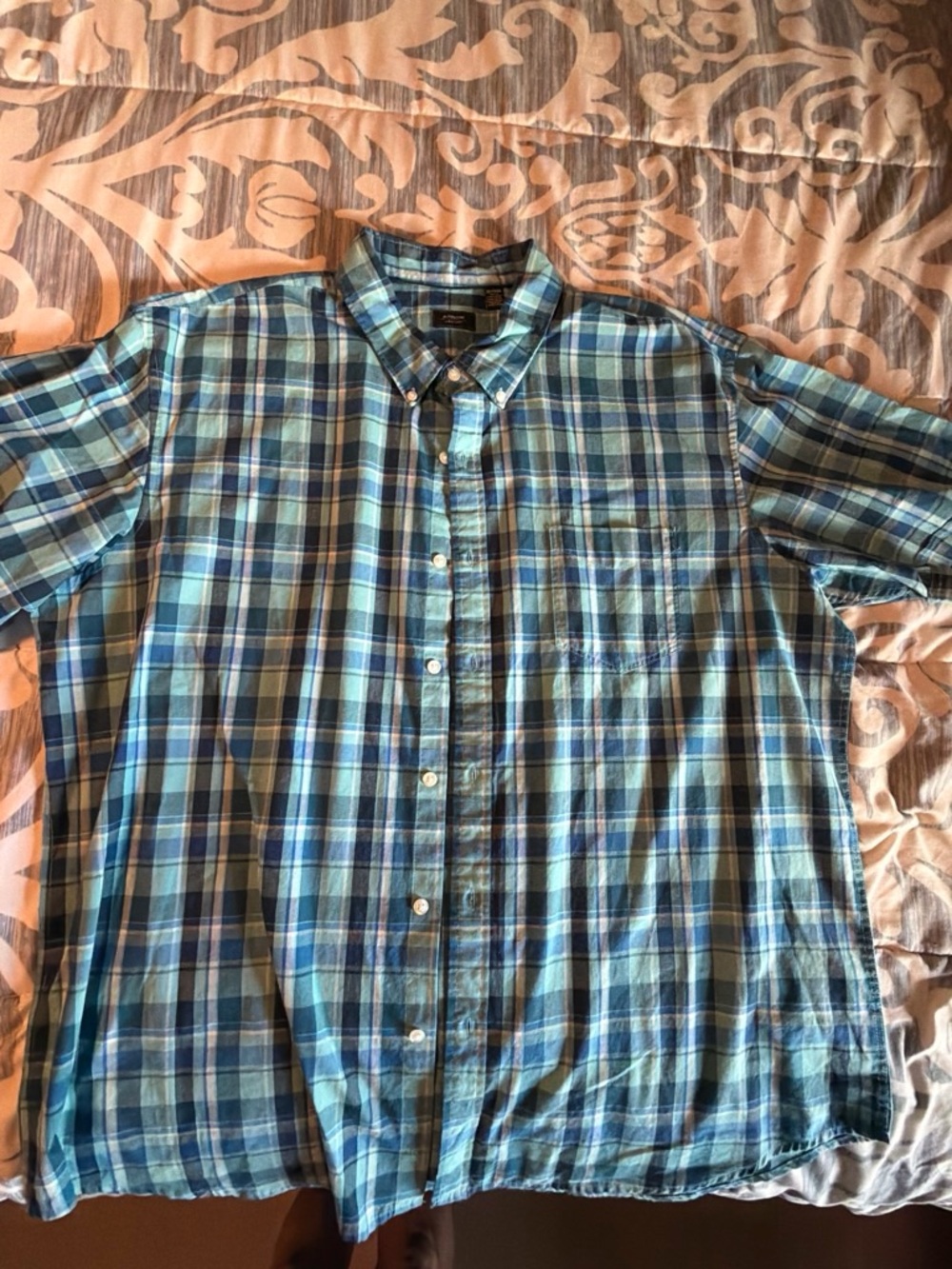 Arrow Blue and White Plaid Short-Sleeve Button-Down Shirt